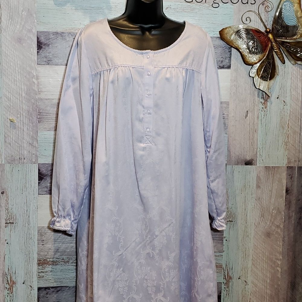Adonna Sz M Lavender Embossed Floral Comfy Soft Long Sleeve Gown Pajamas 624